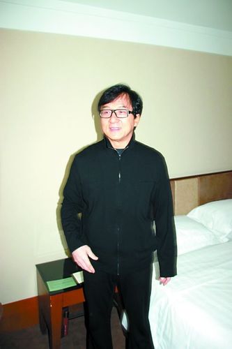 成龍很有親和力。本組圖/重慶晨報記者凃源