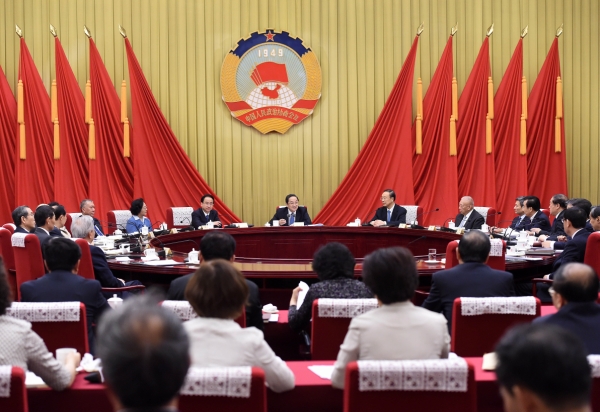 俞正聲主持召開全國政協(xié)第十五次主席會(huì)議 2