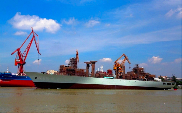 中國(guó)海軍903型綜合補(bǔ)給艦下水-福池級(jí)被稱航母“奶媽”4