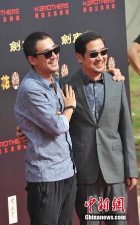 張默(左)與張國立。駱云飛 攝