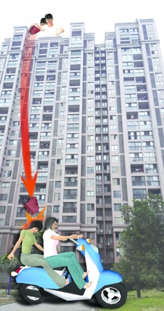 兩個孩子就是在這幢樓的樓頂往樓下扔東西。張葉 制圖