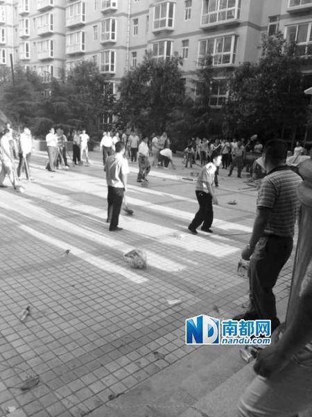 　據(jù)稱,雙方發(fā)生沖突后,十多名民警趕到現(xiàn)場也沒能阻止打斗，后又增派警力才把事件平息下來。孔素英家屬供圖