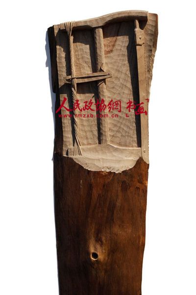 《精魄》木、玻璃110X33X6cm2013 局部 馬文甲_副本
