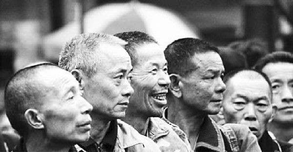 隨著第一代外來務工人員逐漸到達退休年齡，他們的養老問題愈發突顯。