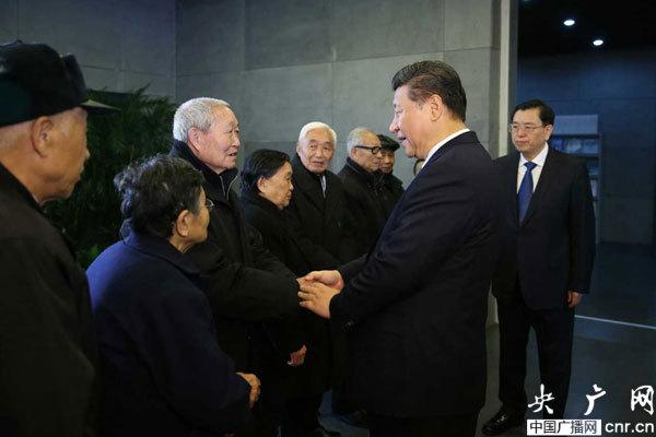 <a target='_blank' href='/c/2014-12-13/418273.shtml'>公祭儀式后，習(xí)近平親切會見幸存者代表和遺屬代表，與夏淑琴、李高山等人一一握手。</a>