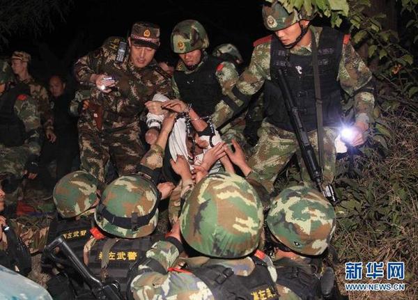 19日19時35分左右，逃脫的偷渡分子在廣西憑祥市區北環路附近被抓獲。