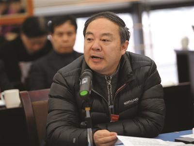 省政協委員、南京外國語學校校長鄒正對高考(課程)方案提建議。 吳俊 攝