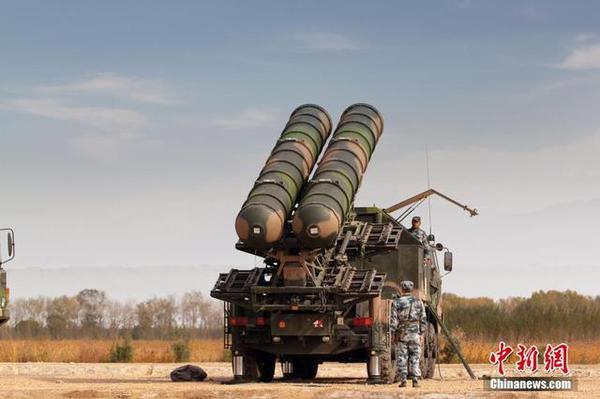 我國空軍裝備的紅旗9遠程防空導彈。