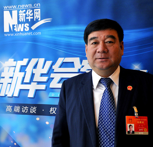 全國(guó)人大代表、寧夏銀川市市長(zhǎng)馬力在駐地接受新華網(wǎng)專訪。新華社 劉泉龍 攝