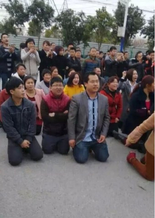 上海通報(bào)200余人圍堵派出所打砸警車事件3
