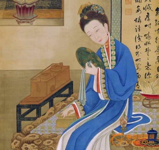 　　《裘裝對鏡圖》中的佛手香櫞，一旁的水仙也揭示其季節