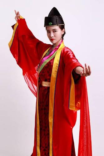 圖5：80后辣媽cos東方不敗照片