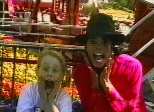 杰克遜與童星麥考利·卡爾金（Macaulay Culkin）在“夢幻莊園”中度過的難忘時光，后者依然是杰克遜的忠實朋友。