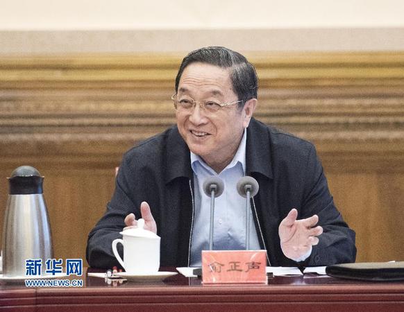 6月8日，中共中央政治局常委、全國政協(xié)主席俞正聲在北京主持召開調(diào)研協(xié)商座談會，邀請民革中央、民盟中央、民進中央、臺盟中央、全國工商聯(lián)負責(zé)人和無黨派人士代表，就推進“一帶一路”建設(shè)和制定“十三五”規(guī)劃建言獻策。新華社記者 王曄 攝