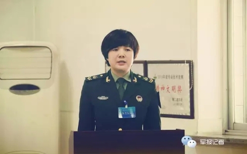 首位女士官長(zhǎng)上崗 首位女士官長(zhǎng)上崗