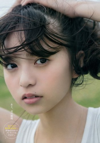 齋藤飛鳥1998年出生，是日本女子偶像團(tuán)體乃木坂46的成員，也曾出現(xiàn)在一些影視作品中。