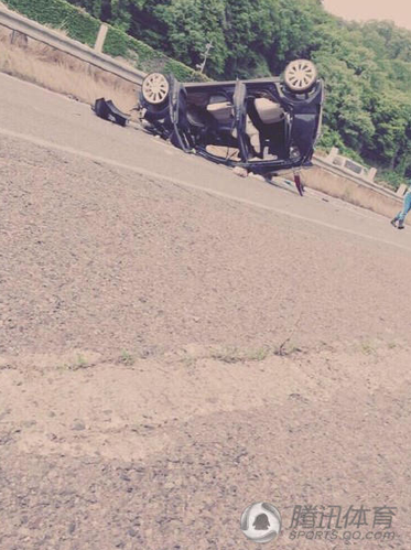 無獨有偶，前不久，日本一女子遭遇車禍,整個人被甩出車外...意識清醒后她第一時間發了腿照自拍,還不忘加了濾鏡磨了皮...