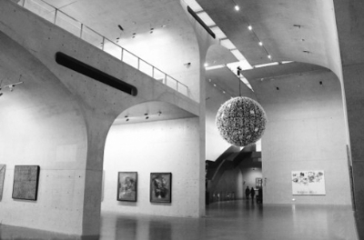 民生現(xiàn)代美術館、OCAT、寶龍美術館、龍美術館等一批民營美術館紛紛開始擴張