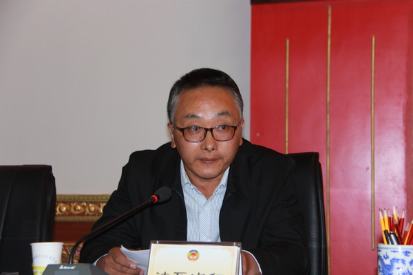 3.拉薩市政協(xié)委員、文史委員會(huì)主任達(dá)瓦次仁發(fā)言
