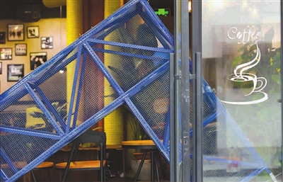 ■ 當藝術不再是咖啡館的裝飾，而成為咖啡館的“主角”時，帶給觀眾的又將是怎樣的全新體驗？