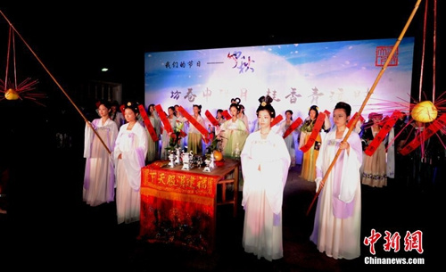 福州重現中秋祭月祈福活動 劉可耕 攝 福州重現中秋祭月祈福活動 劉可耕 攝