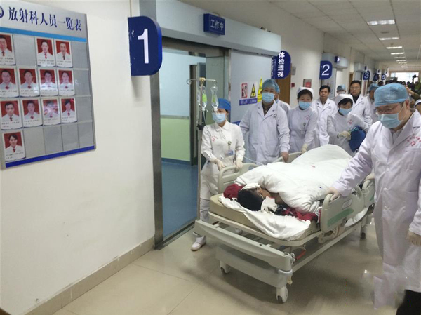 首名獲救幸存者在醫院接受救治