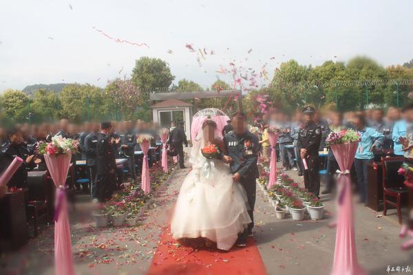 男子入獄12年被女友求婚 監(jiān)獄為兩人辦婚禮1