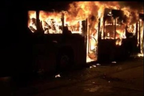 寧夏銀川公交車通體起火。圖片來自網絡