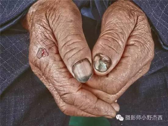 酷斃了!孫子給85歲爺爺拍了一組街拍照