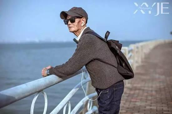 酷斃了!孫子給85歲爺爺拍了一組街拍照