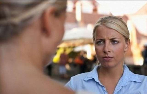 研究稱女人第六感超準(zhǔn)憑臉能認(rèn)出“潛在情敵”