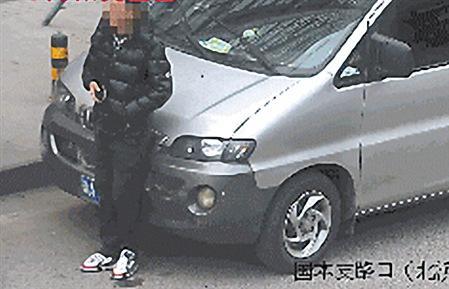 與電子警察躲貓貓被扣15分 網(wǎng)友：關公面前耍大刀作死