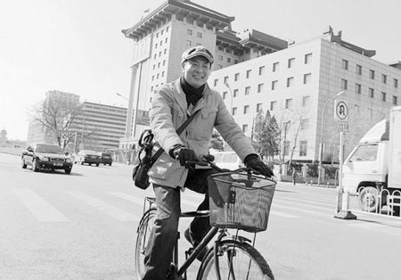 濮存昕騎單車(chē)