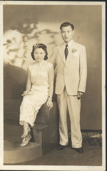 1941年7月，葛庭燧與何怡貞在上海結(jié)婚時的合影。