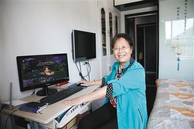 重慶69歲婆婆玩網(wǎng)游8年 3個(gè)賬號打到滿級(圖)