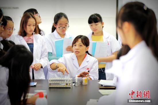 衛計委：力爭2020年家庭醫生簽約服務擴大到全人群
