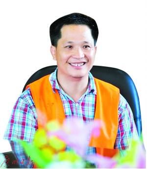 母親發(fā)脾氣將1歲半孩子丟下水 環(huán)衛(wèi)工十幾秒救人
