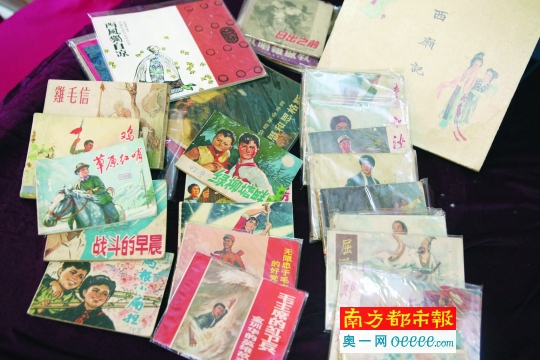 “連友”們收藏的小人書。


