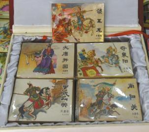這 是80版的興唐傳小人書，因?yàn)榇媸篮苌伲废嘤趾茫F(xiàn)在大概要賣上萬(wàn)元。