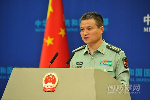國防部新聞局局長、國防部新聞發(fā)言人楊宇軍大校答記者問。李愛明 攝