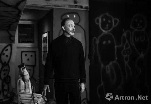 這種長法的大叔一看就知道肯定很有思想，很深刻。。。。。。