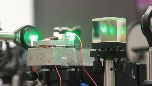 用激光為手機充電