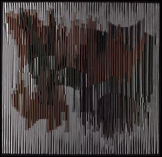　　《光敏色素21號（Physichromie 21）》，卡洛斯?克魯茲- 迭茲（Carlos Cruz-Diez），紙板上木材和酪蛋白，1960年