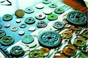 中國古代錢幣收藏是很有群眾基礎的一項傳統收藏活動，并形成了中國古錢斷代收藏、系統收藏和花錢收藏等具有特色的收藏群體。現綜合錢幣經銷商、古錢幣收藏者及專家意見，供古錢收藏愛好者借鑒。
