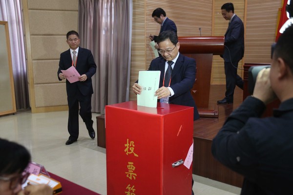 當(dāng)天下午的選舉會(huì)議上，選舉產(chǎn)生了九三學(xué)社廈門(mén)市第八屆委員會(huì)委員35人和出席九三學(xué)社福建省第八次代表大會(huì)代表42人。5