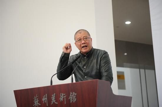 中國(guó)文聯(lián)副主席、中國(guó)美協(xié)副主席、中國(guó)油畫(huà)學(xué)會(huì)會(huì)長(zhǎng)、中國(guó)美術(shù)學(xué)院院長(zhǎng)許江 教授發(fā)言