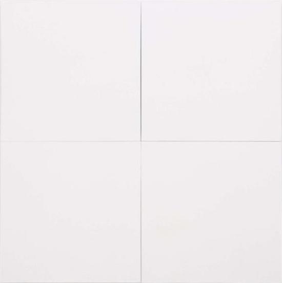 《白色油畫[四屏]（White Painting [Four Panel]）》，布面油畫，1951年。圖片來源：羅伯特·勞森伯格基金會