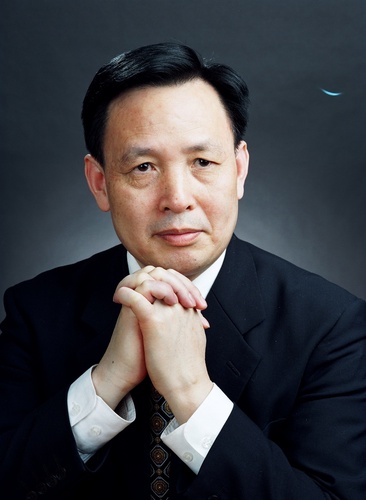 何星亮（全國政協委員、中國社會科學院學部委員、國務院參事）