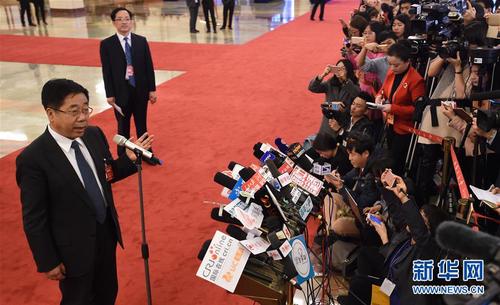 3月3日，中國人民政治協商會議第十二屆全國委員會第五次會議在北京人民大會堂開幕。這是教育部部長陳寶生接受采訪。 新華社記者 薛玉斌 攝