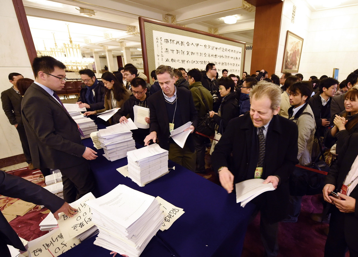 李克強：把發展智能制造作為主攻方向